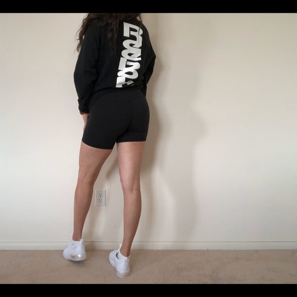 BLACK REEBOK CREW NECK SWEATER - Picture 2 of 4